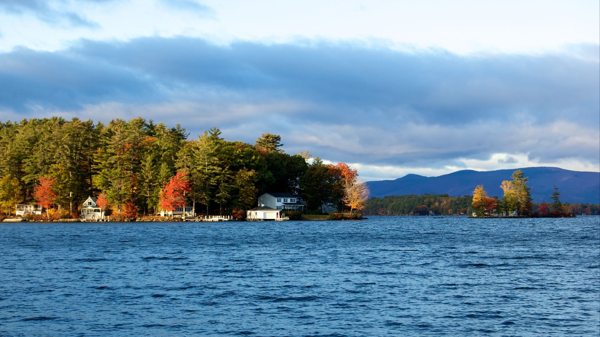 File:Lake Winnipesaukee.jpg