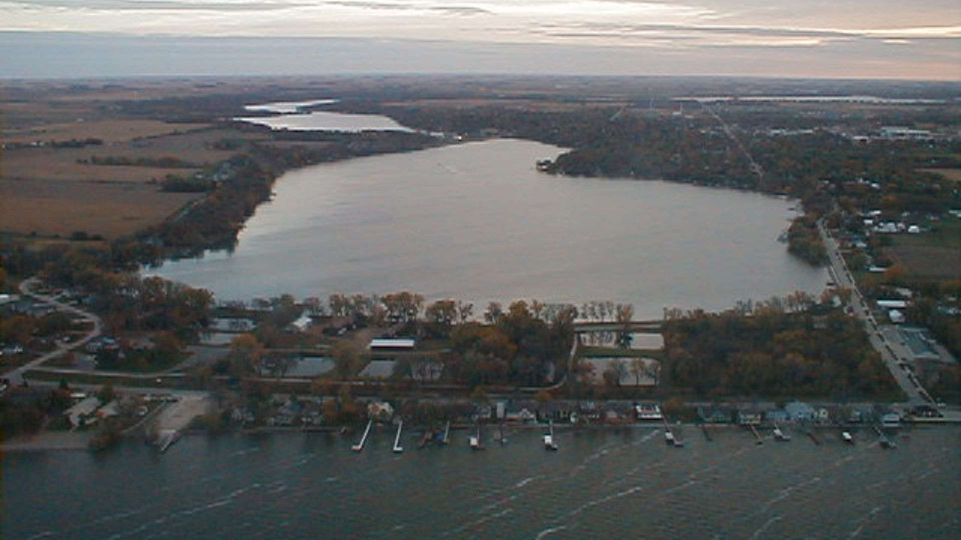 File:Spirit Lake, Iowa.jpg