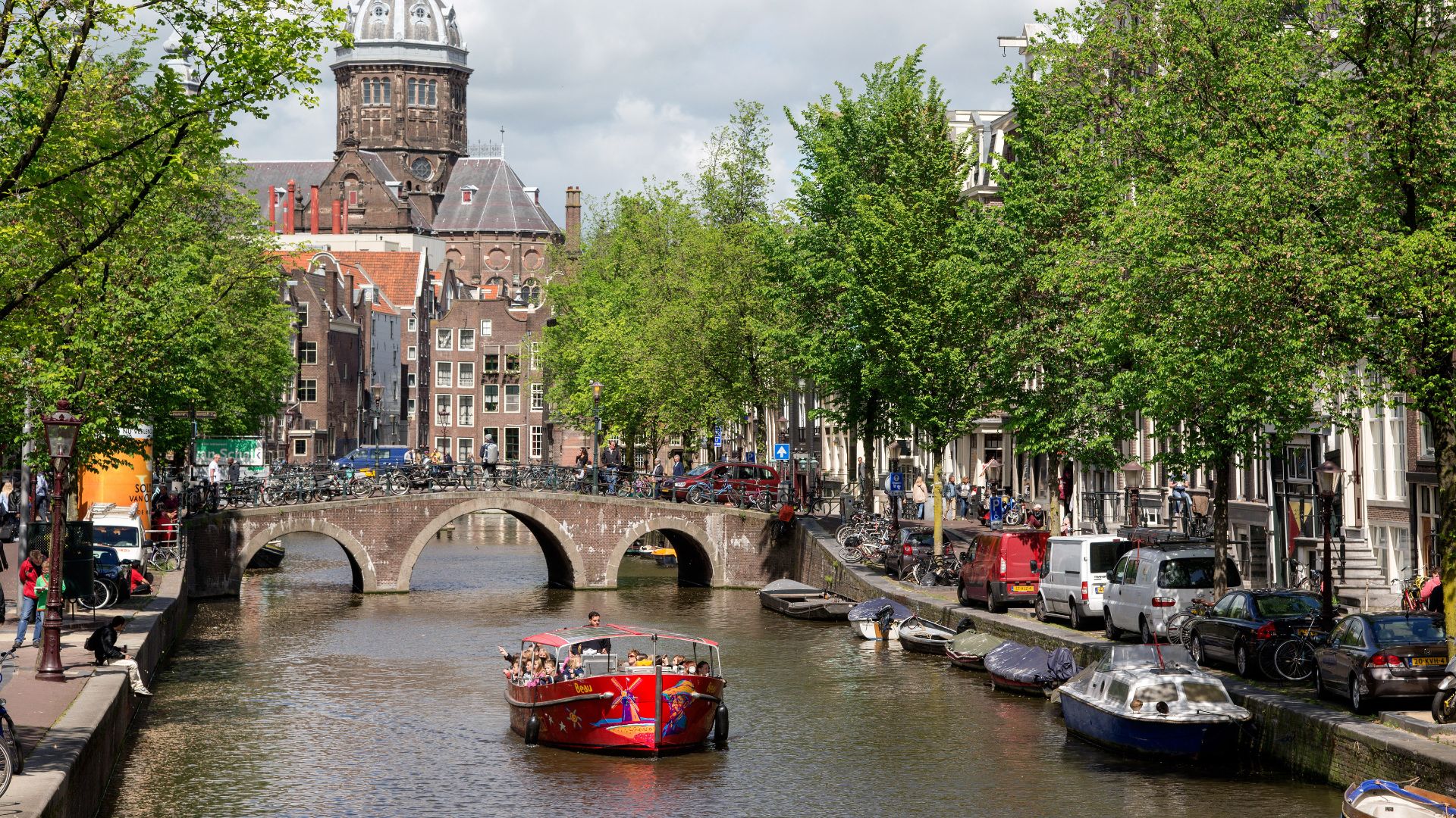 File:Amsterdam Canal Tour.jpg