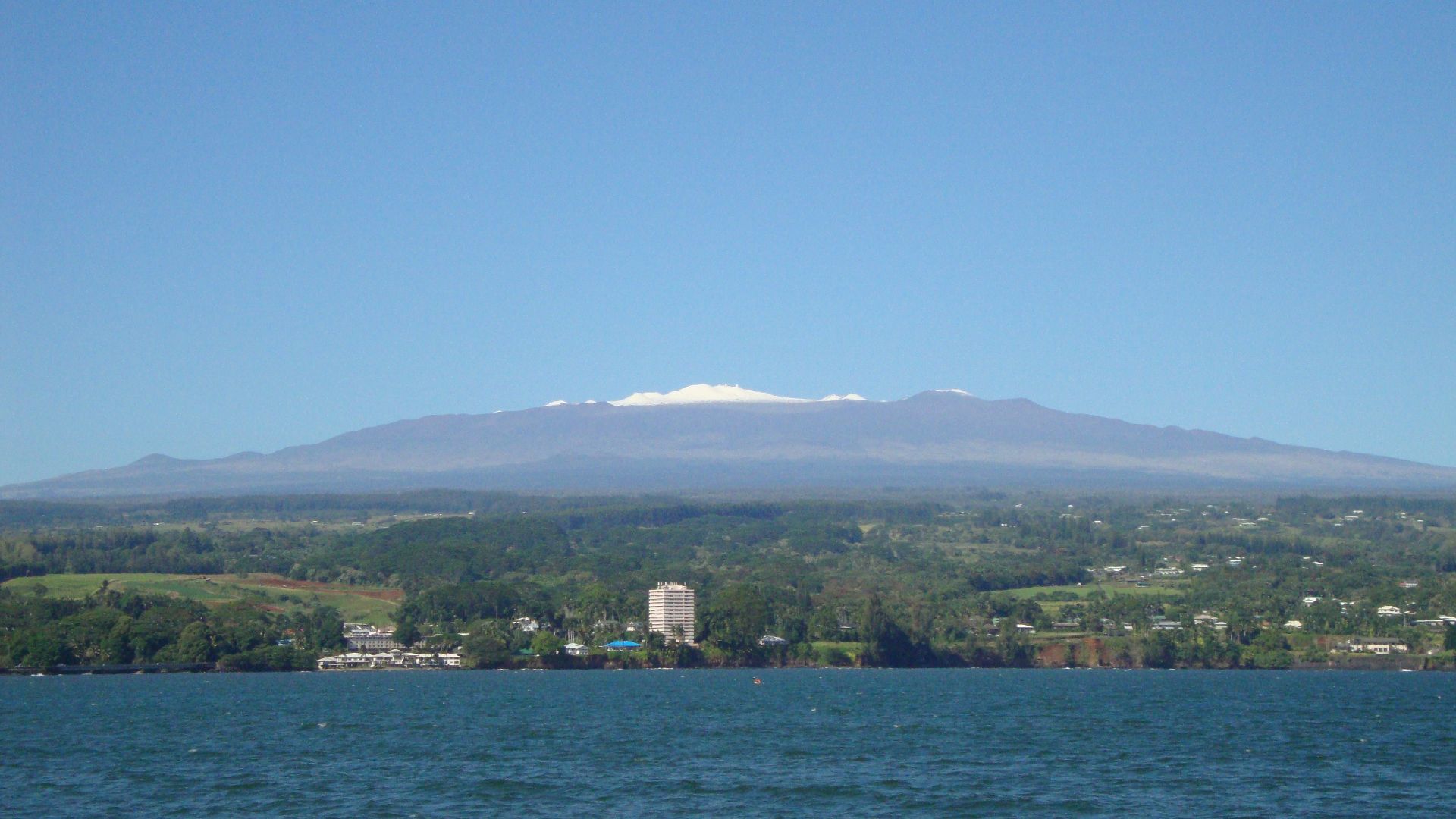 File:Mauna Kea from Hilo.jpg