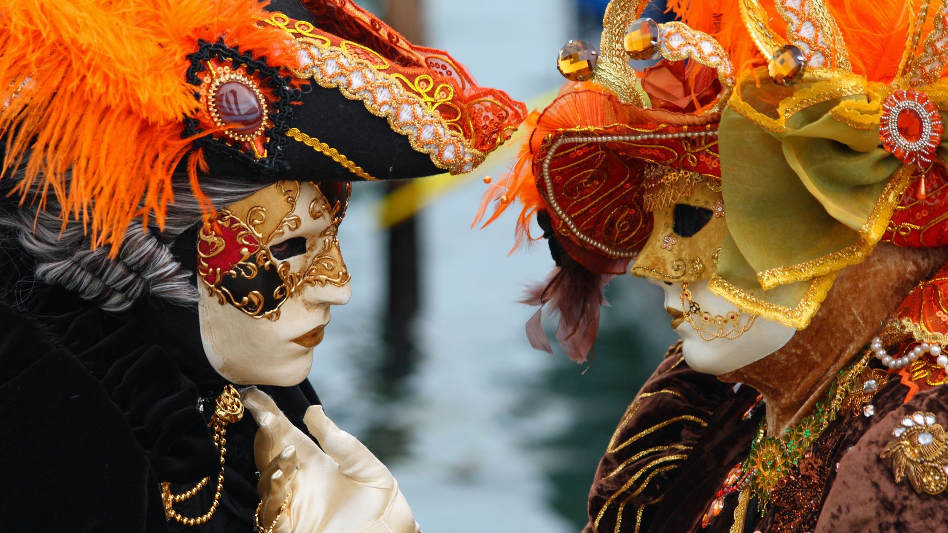 File:Venice Carnival - Masked Lovers (2010).jpg