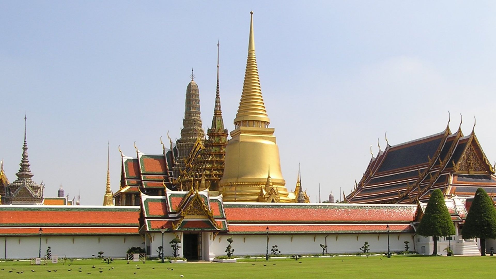 File:Grand Palace Bangkok.jpg