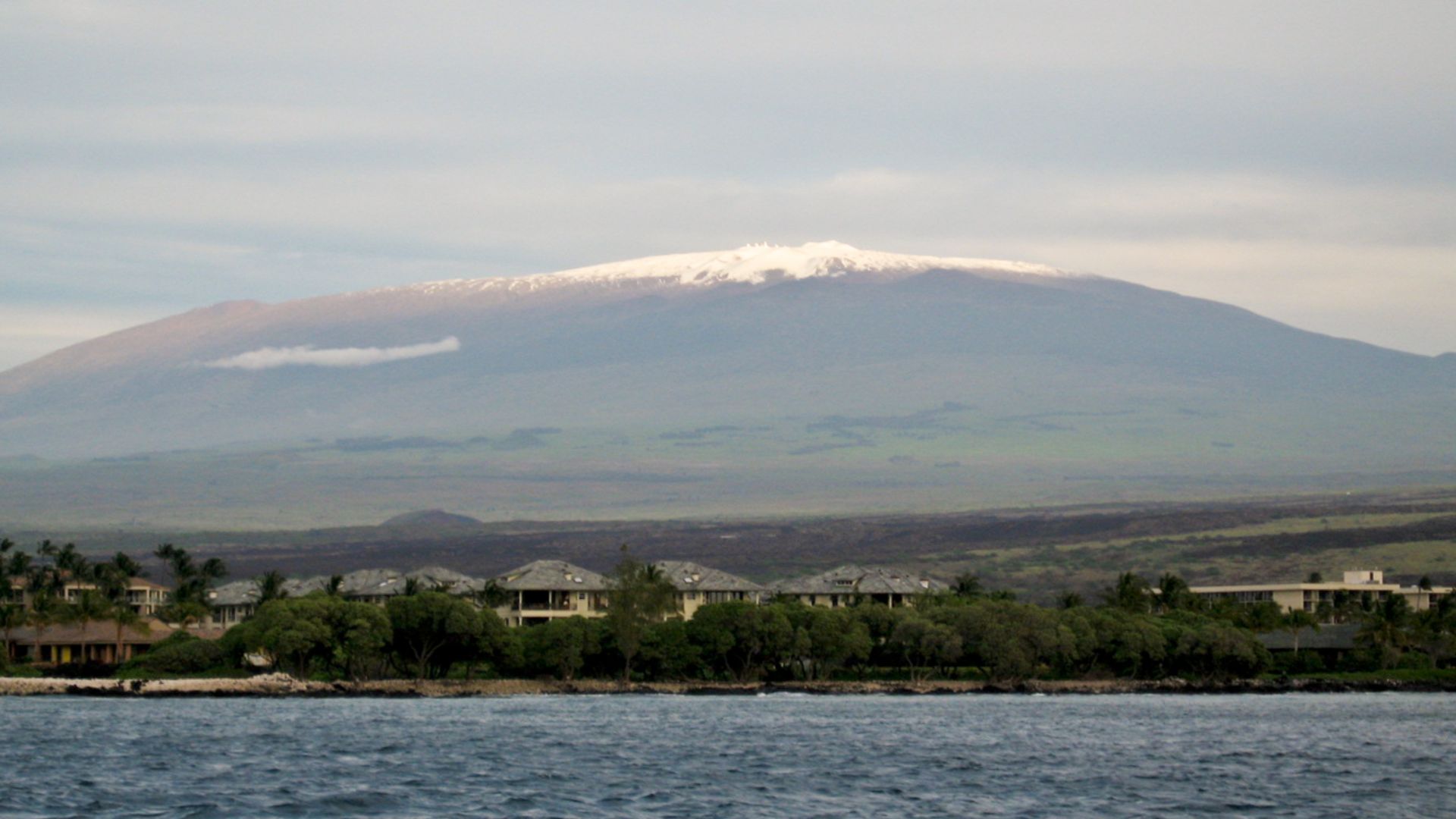 File:Mauna Kea from the ocean.jpg