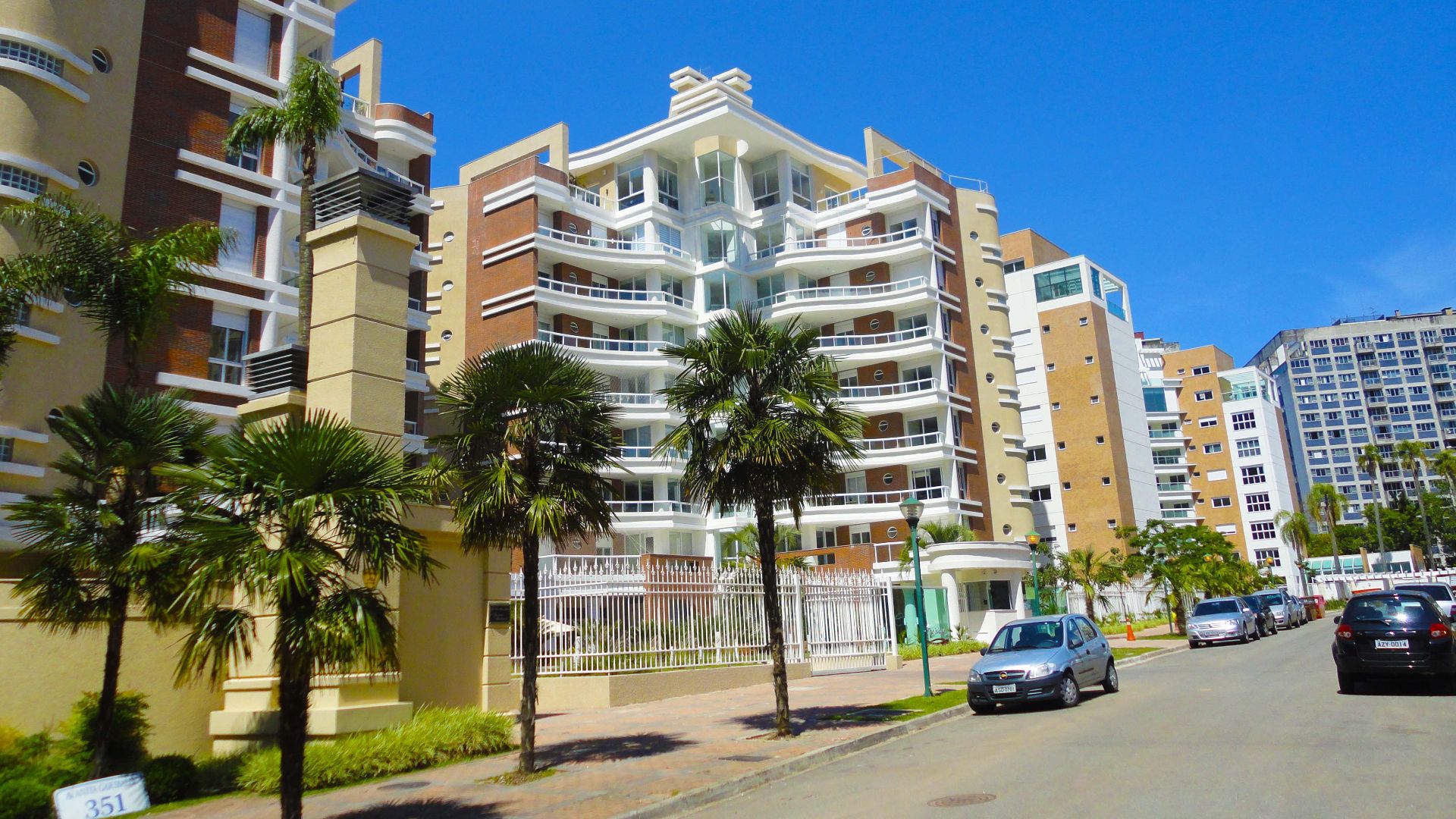 File:Curitiba, Brazil in the year 2010.jpg