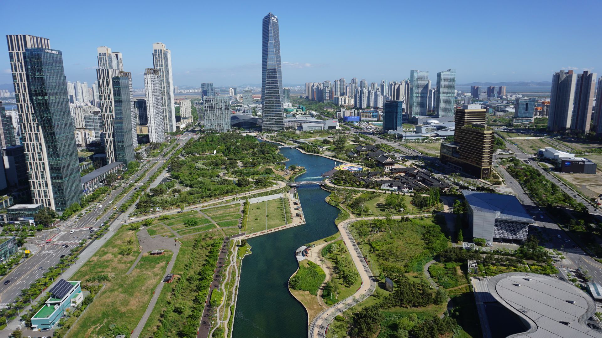 File:Songdo Central Park and Posco Tower Songdo.jpg