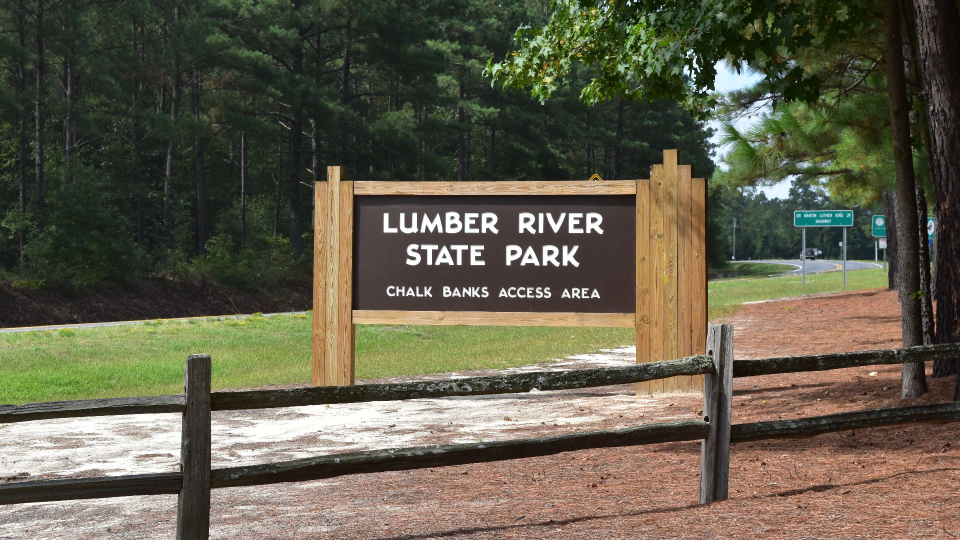File:Sign Lumber River SP Chalk Banks ncwetlands AM.jpg