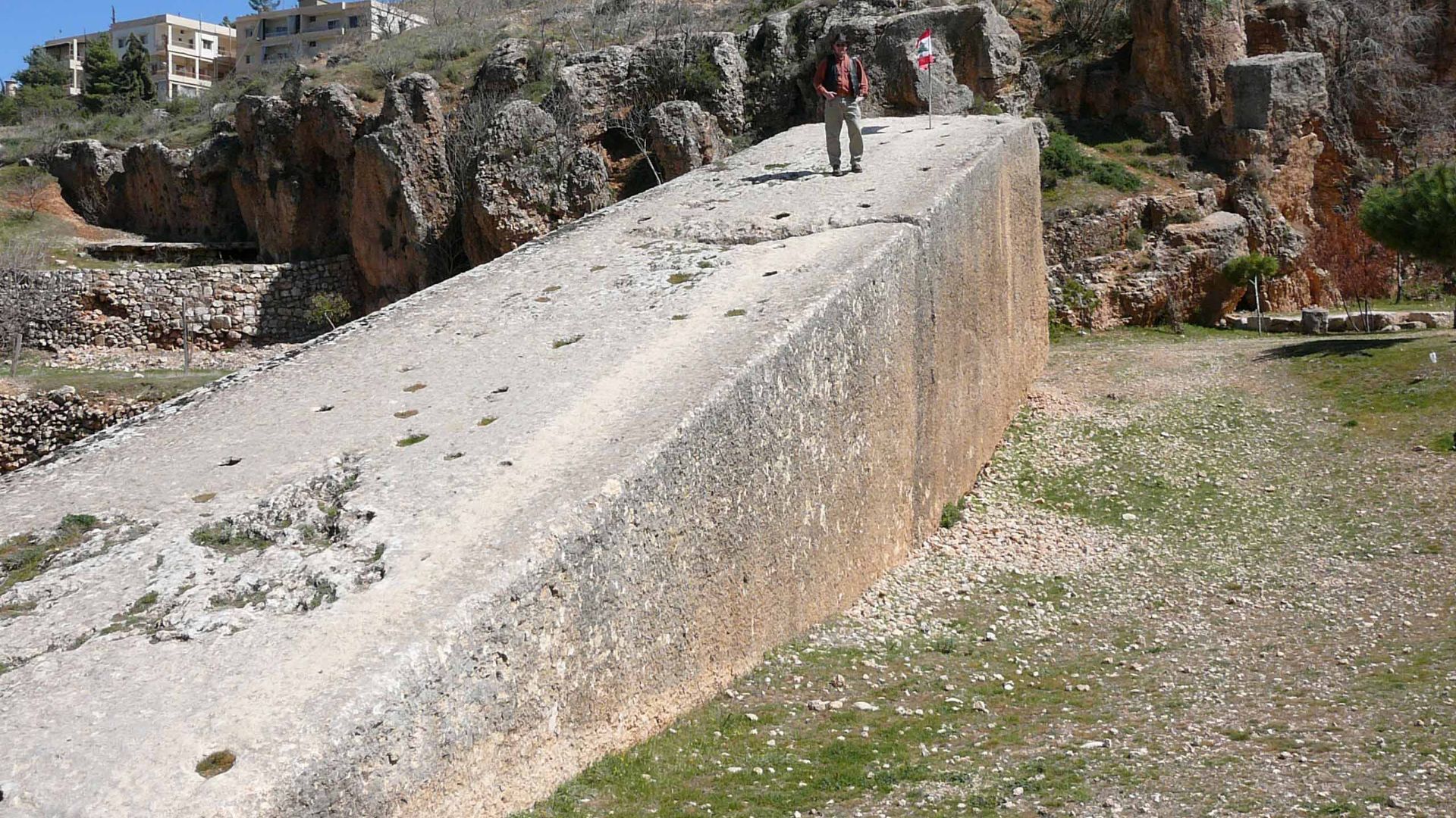 File:Baalbek-stoneofpregnantwoman.jpg