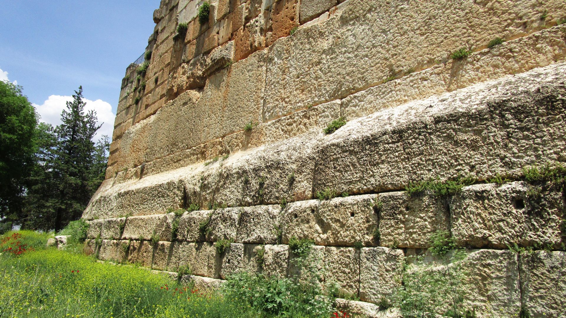 File:Temple of Jupiter, West wall, Trilithon, Baalbek 20564.JPG