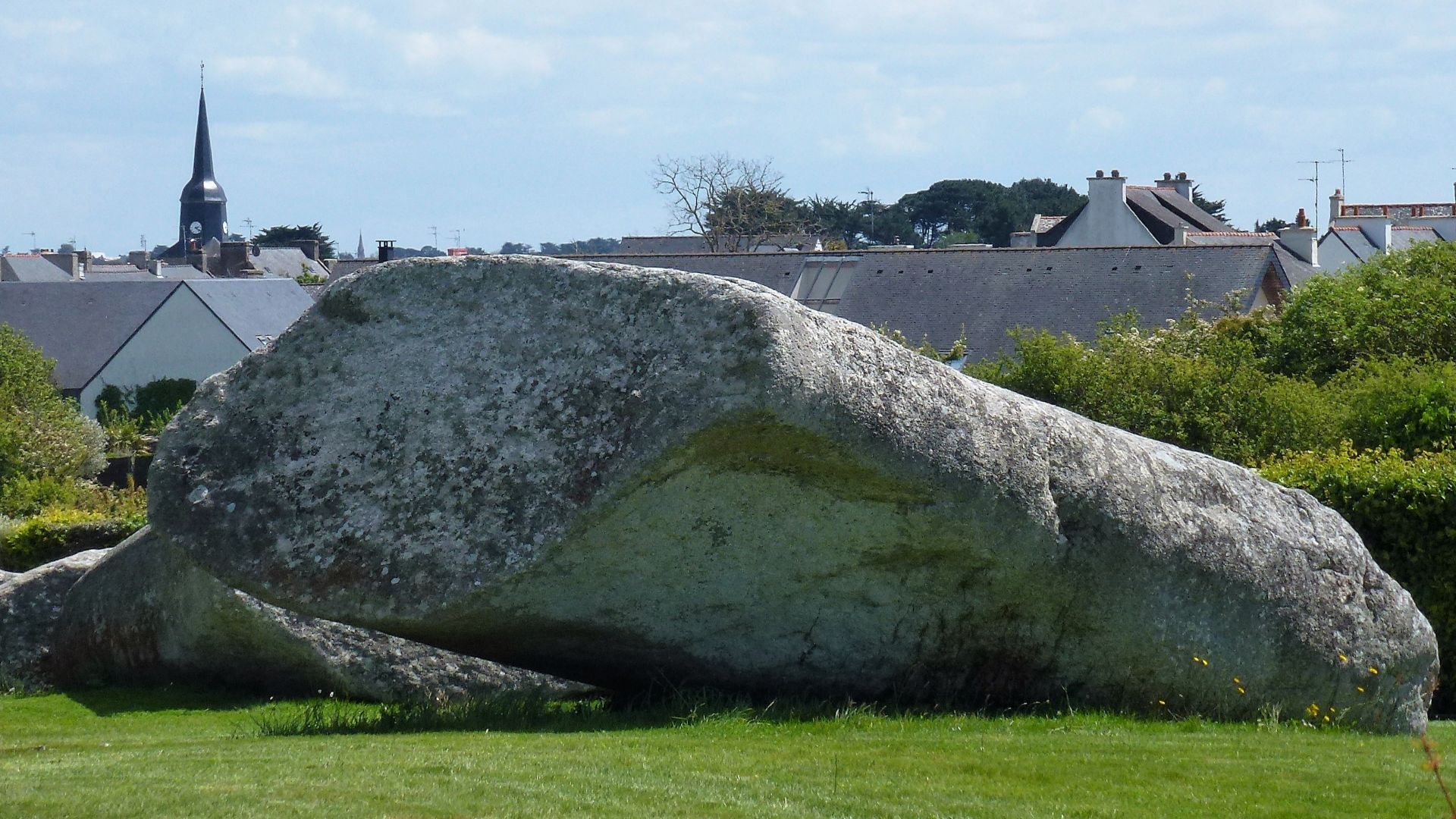 File:Locmariaquer le Grand Menhir d'Er Grah.jpg
