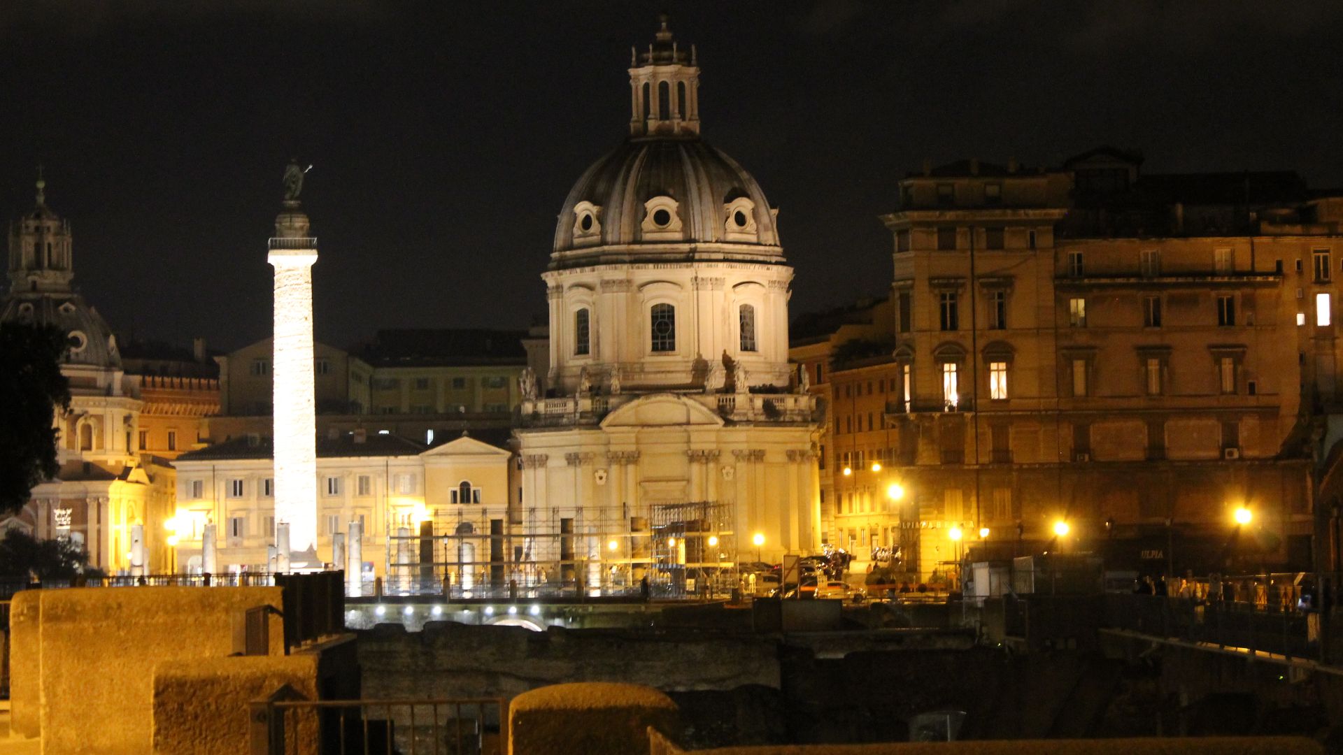 File:Santissimo Nome di Maria and Trajan's Column 01.jpg