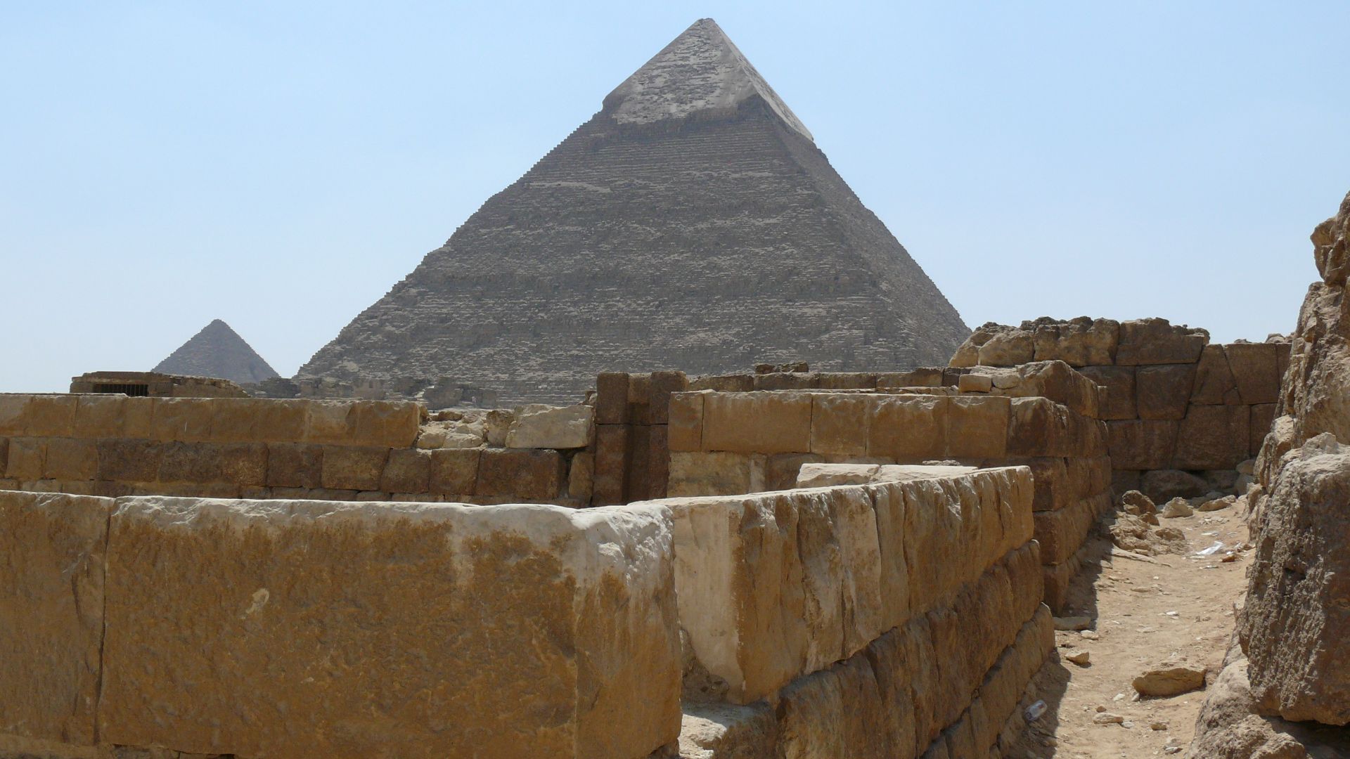 File:Pyramid of Khafre 04.jpg