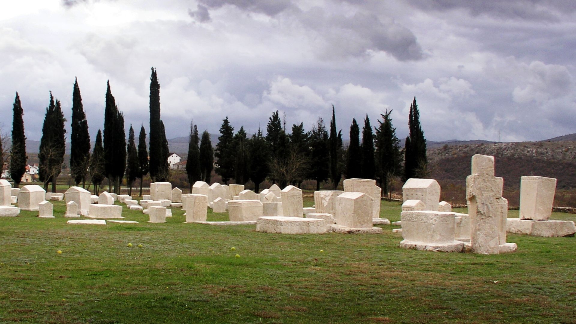 File:Radimlja P1014994mod.jpg