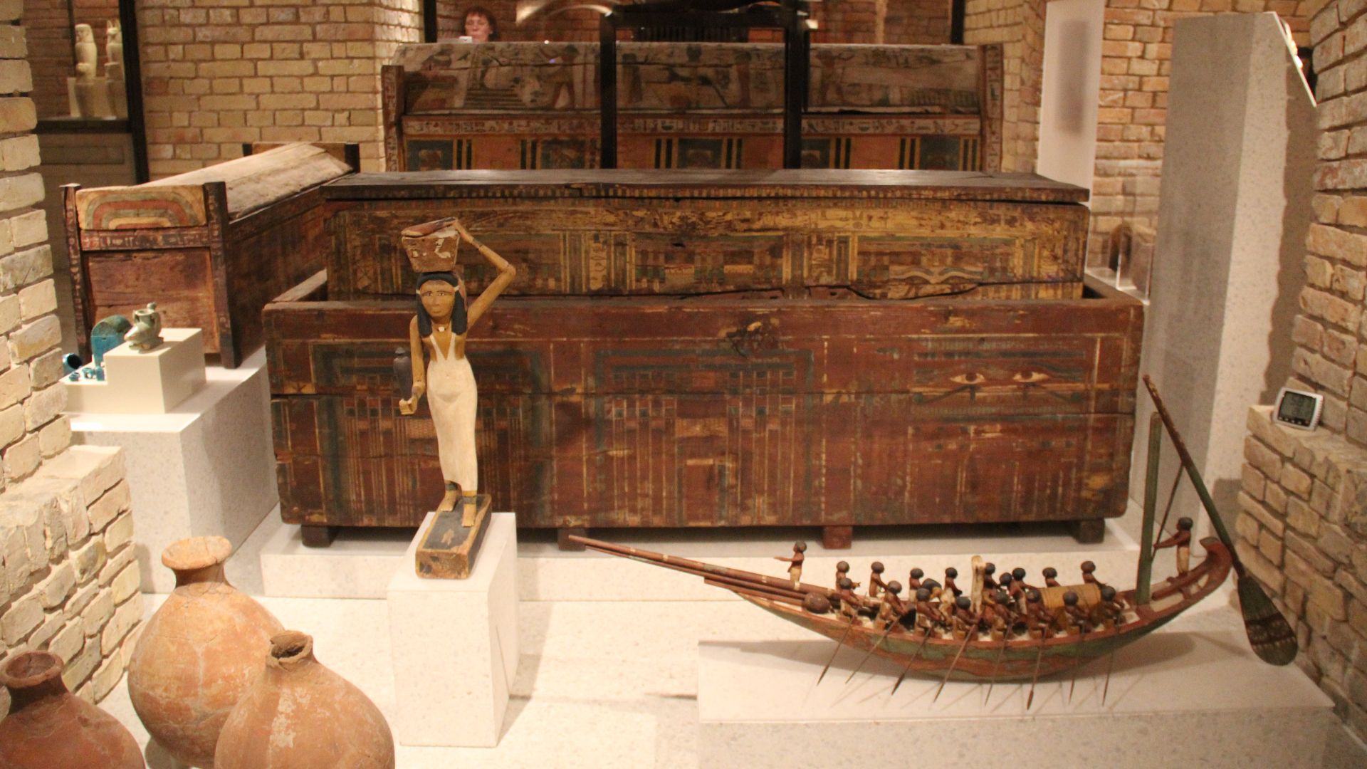 File:Ancient Egypt Burial Chamber Wooden Model of Boat from the tomb of Mentuhotep; Middle Kingdom, 11th Dynasty (28716495636).jpg