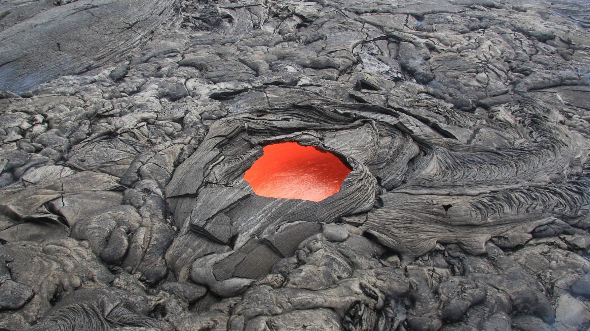 File:Molten Lava in Pahoehoe Skylight.jpg
