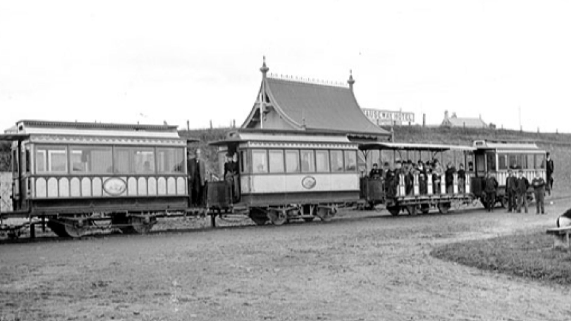 File:Giant's Causeway tram, Causeway Hotel.jpg