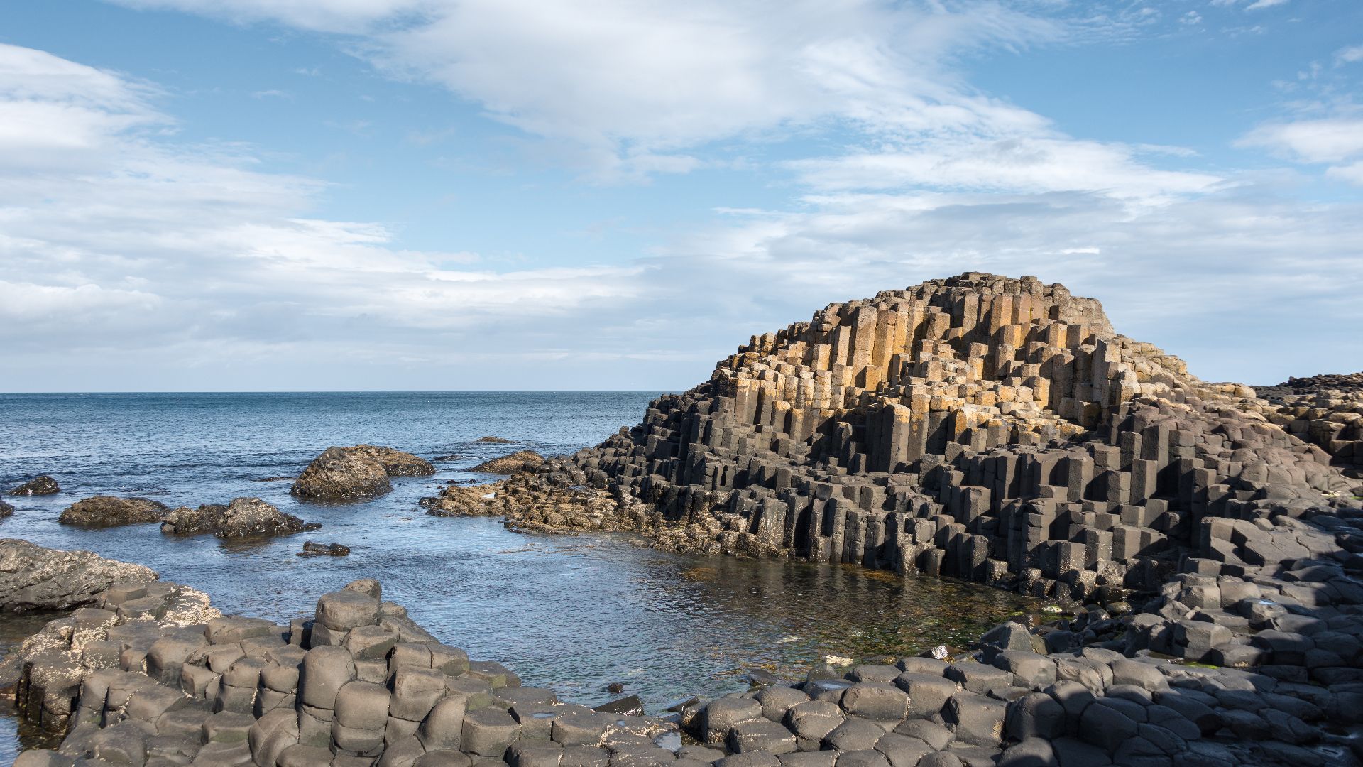 File:Giant's Causeway - Bushmills, Northern Ireland, UK - August 17, 2017 04.jpg