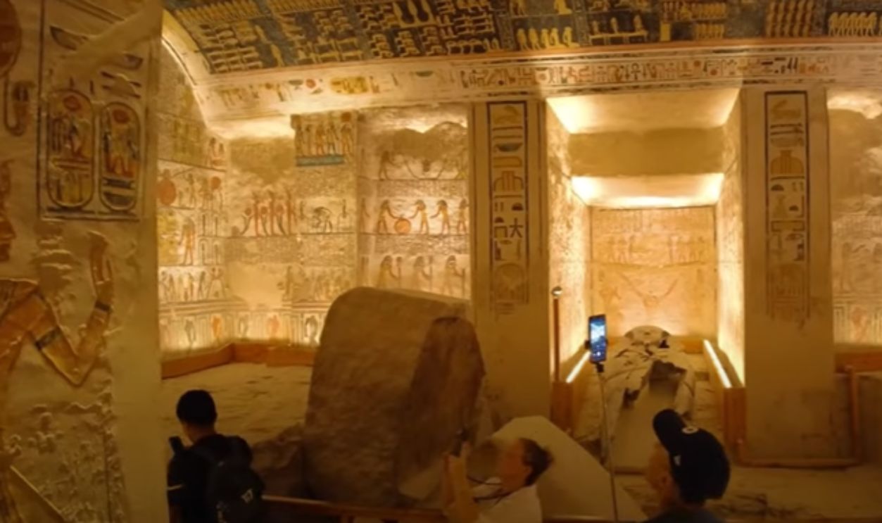 Tomb dating and dynastic era