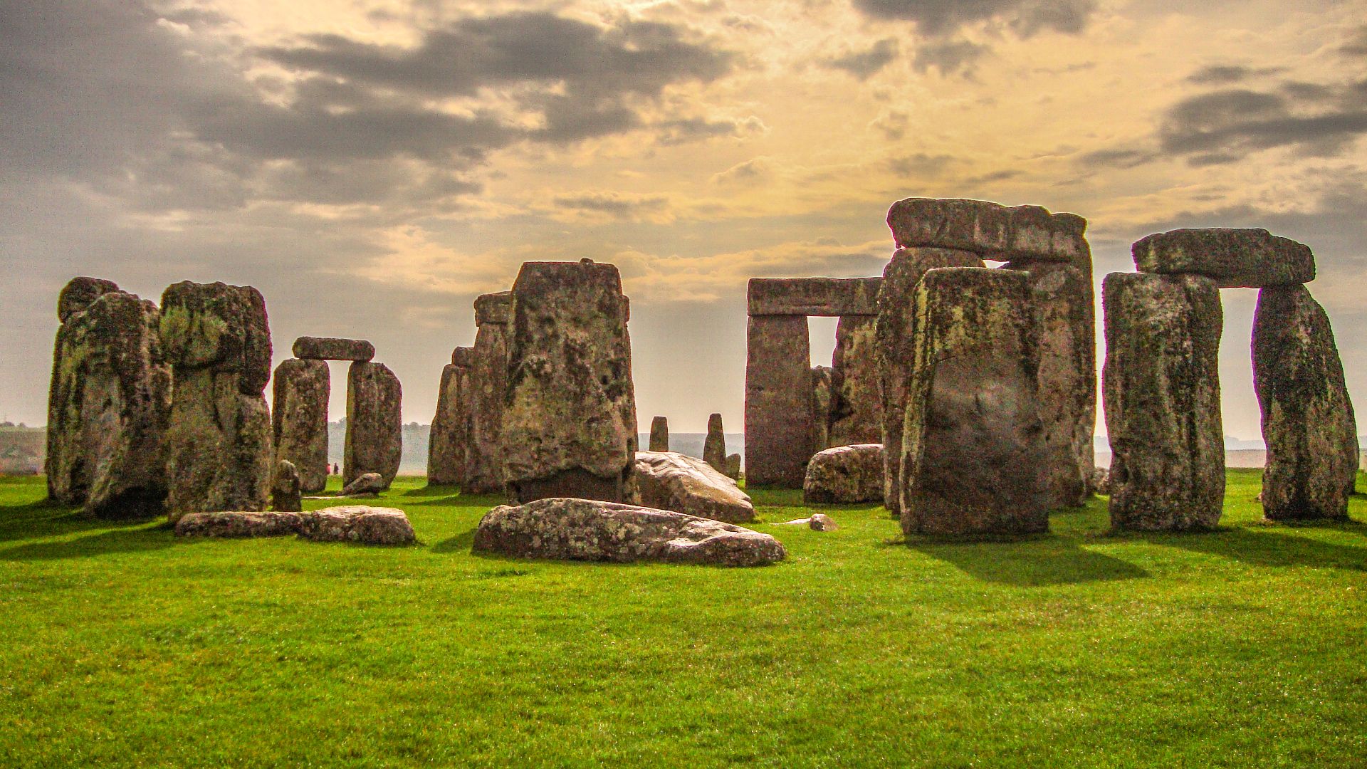 File:Stonehenge, Wiltshire.jpg