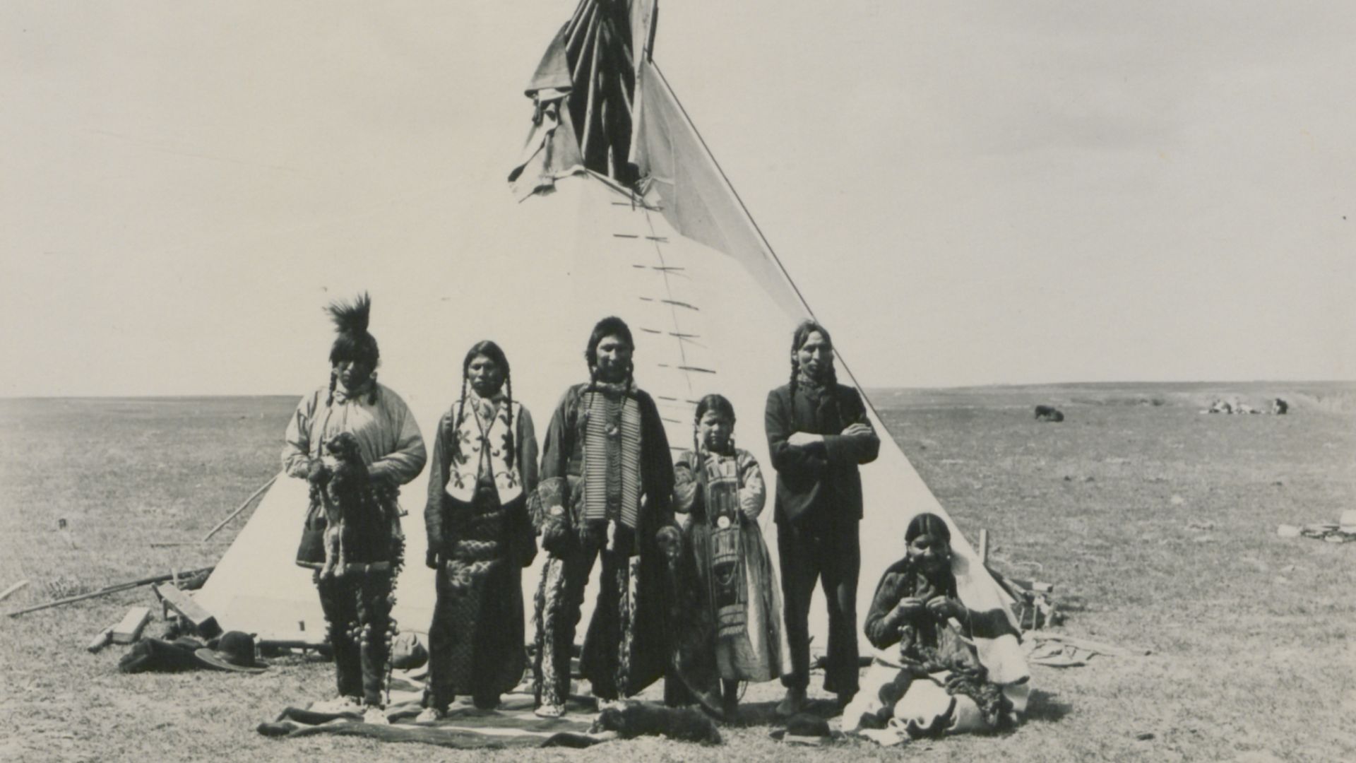 File:Group of Crees (HS85-10-27756).jpg