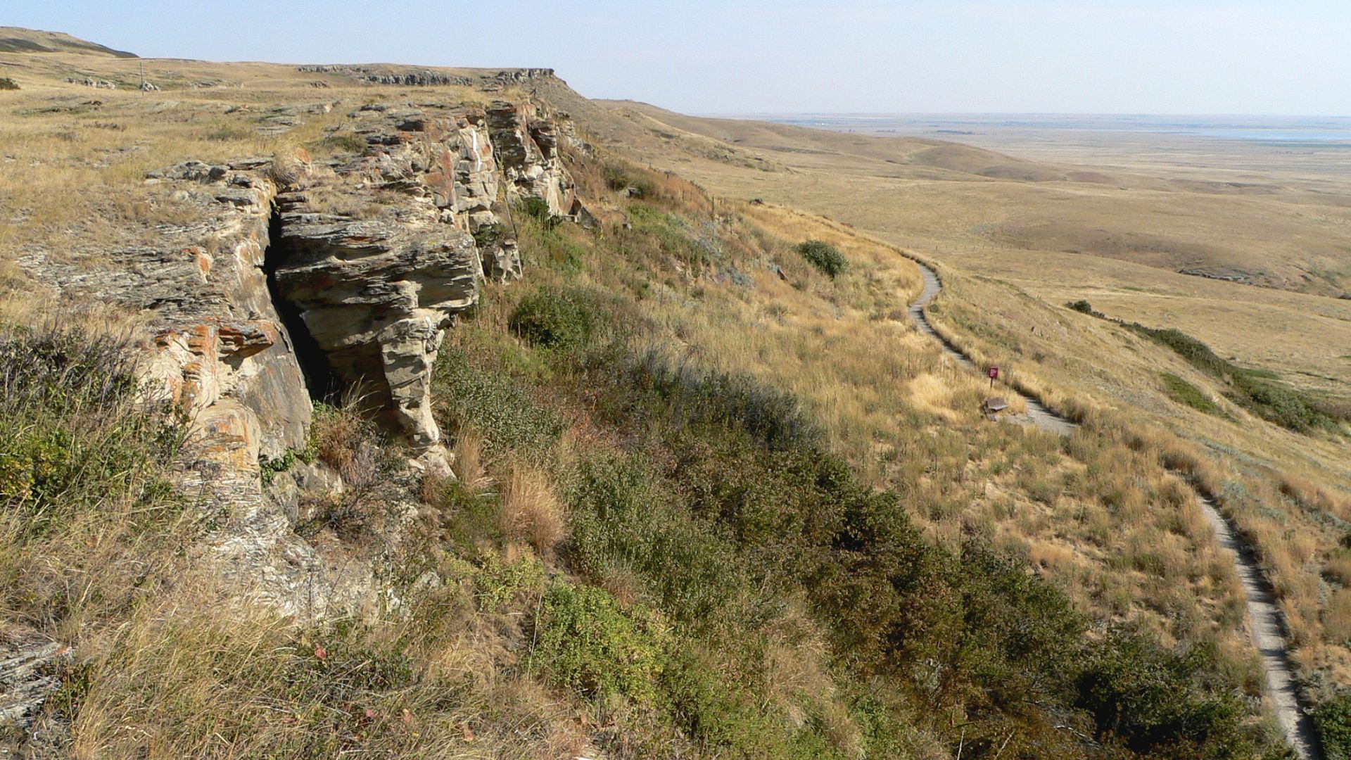 File:Head-Smashed-In Buffalo Jump-27527-2.jpg
