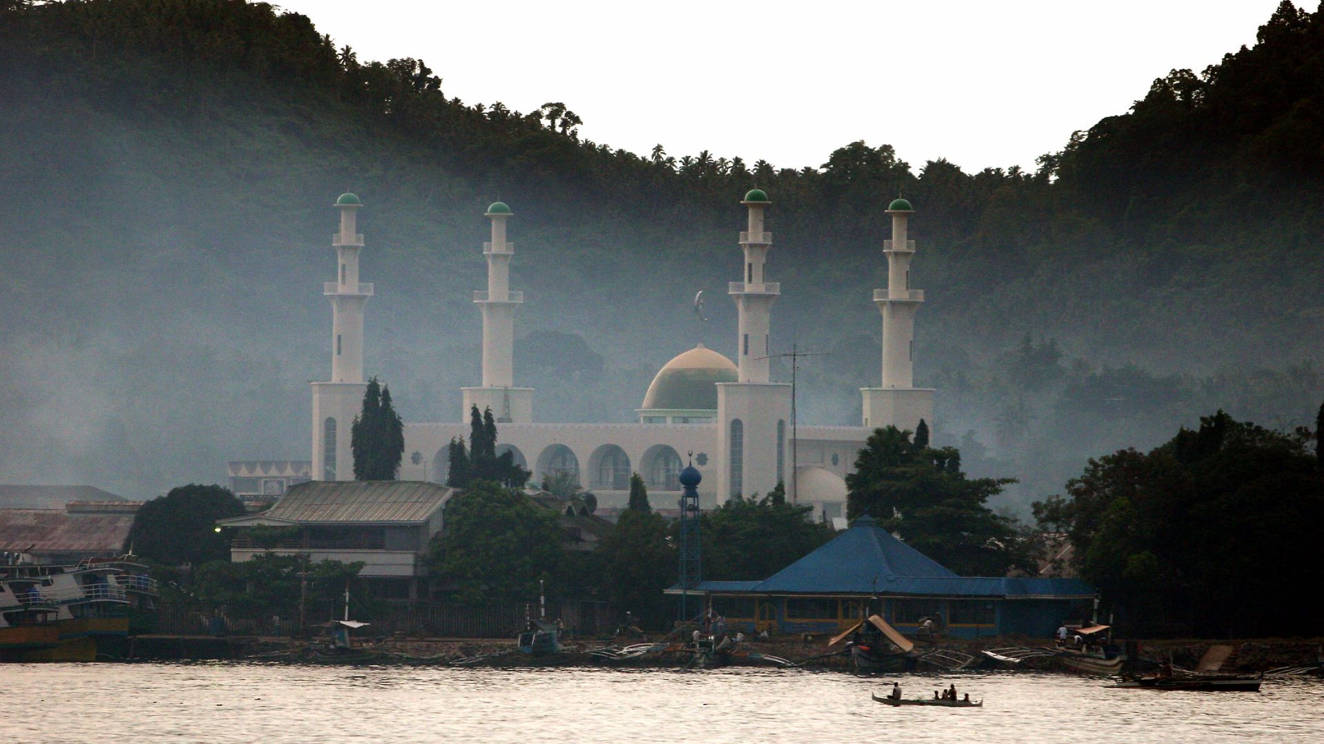 File:Tulay Mosque.jpg