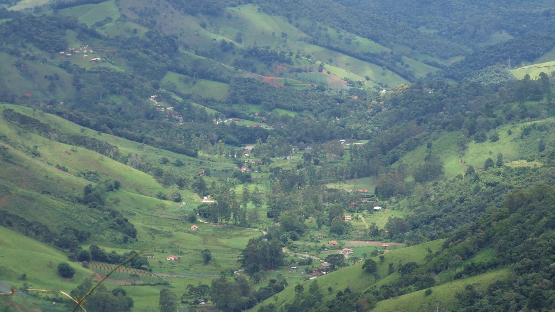 File:Vista do Vale do Paraíba - SP.JPG