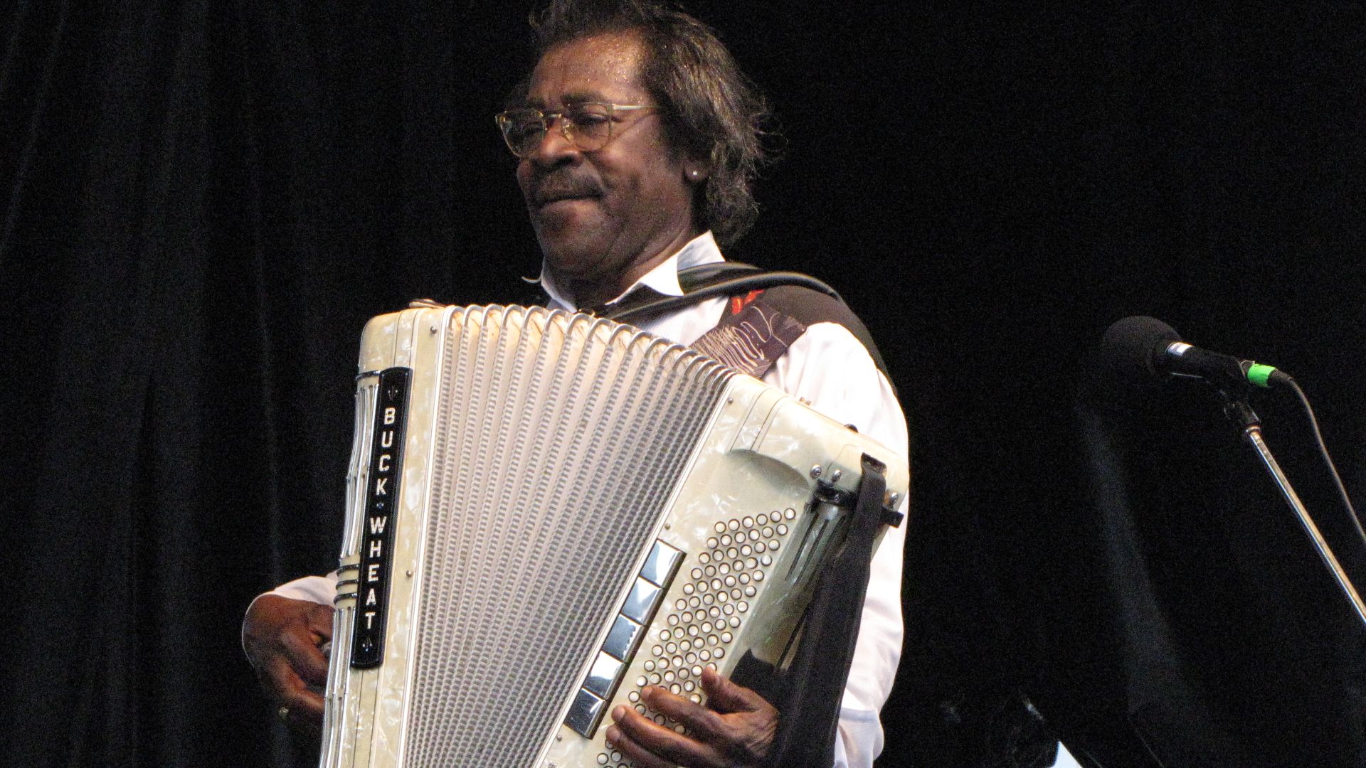 File:Buckwheat Zydeco and band performing at the Kitchener Blues Festival.jpg