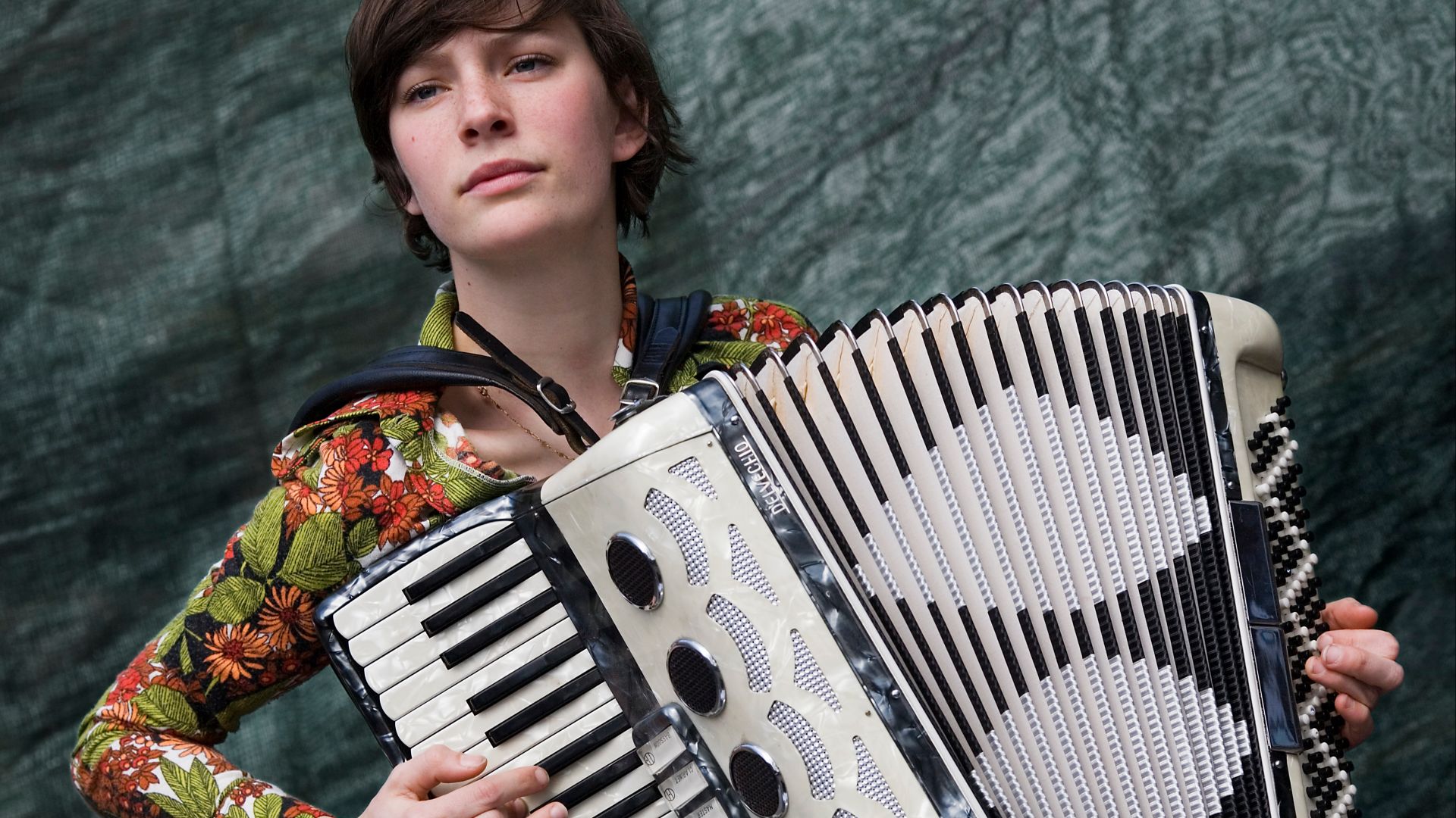File:Paris - Accordion Player - 0956.jpg