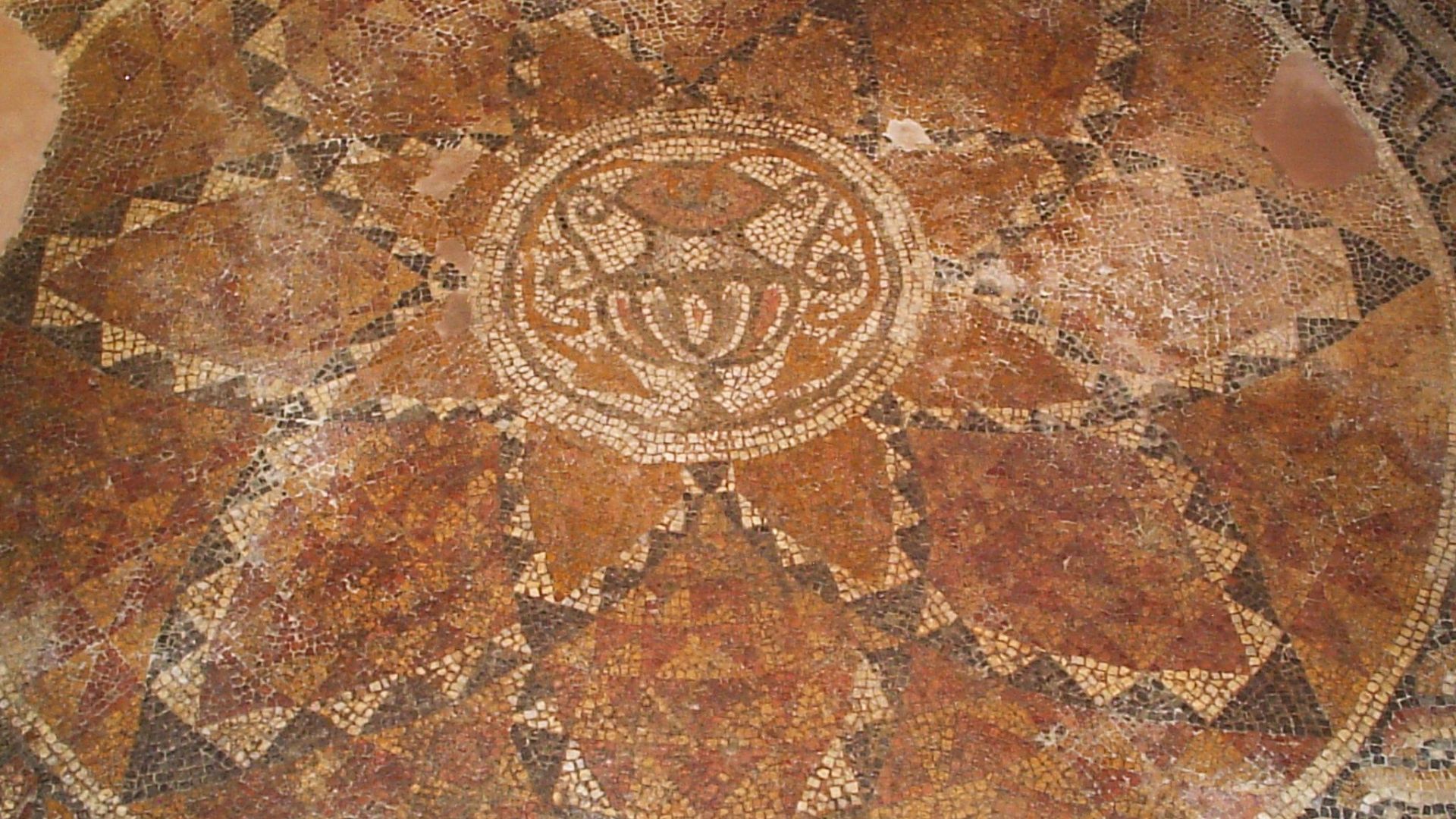 File:Eirene mosaics5.jpg