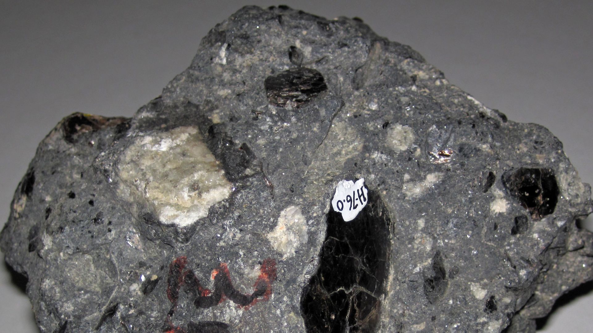 File:Carbonatite breccia (Fen Complex, Ediacaran-Early Cambrian, 523-601 Ma; near Ulefoss, Norway) 2.jpg