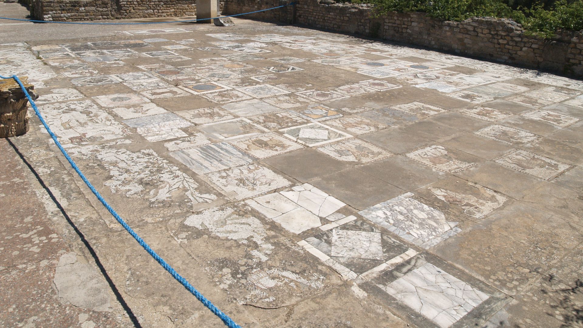 File:Mosaic Floor at Carthage, Tunisia.jpg