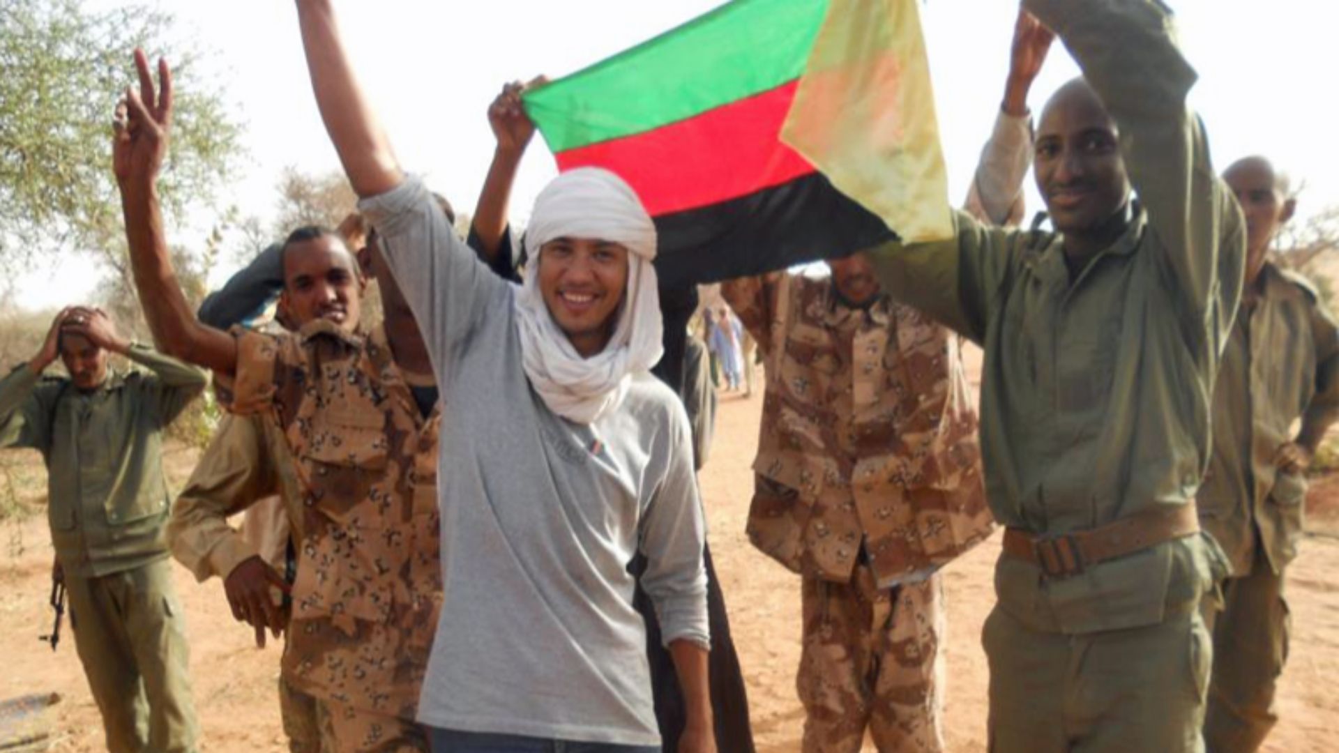 File:Les rebelles touaregs joignent leurs forces dans le nord du Mali (8248043080).jpg