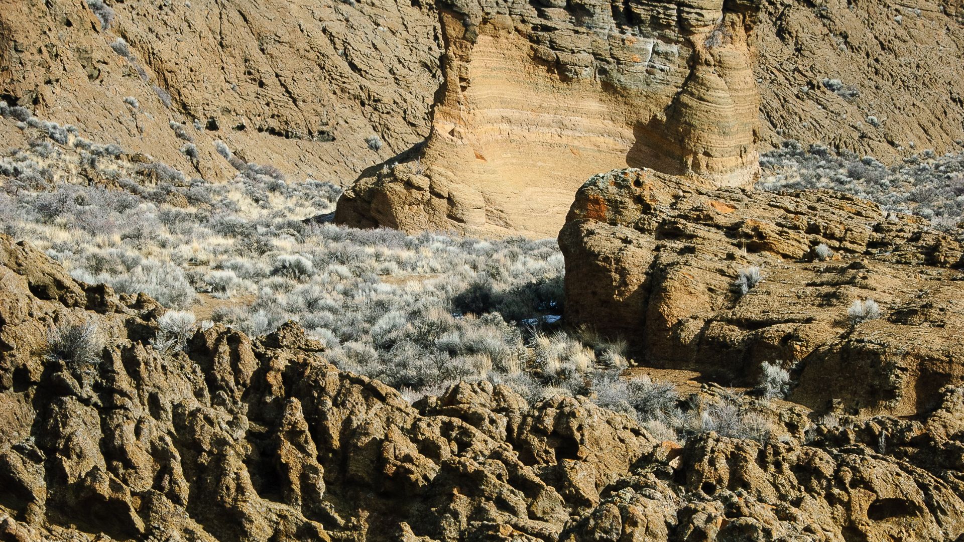 File:Fort Rock (8491405491).jpg