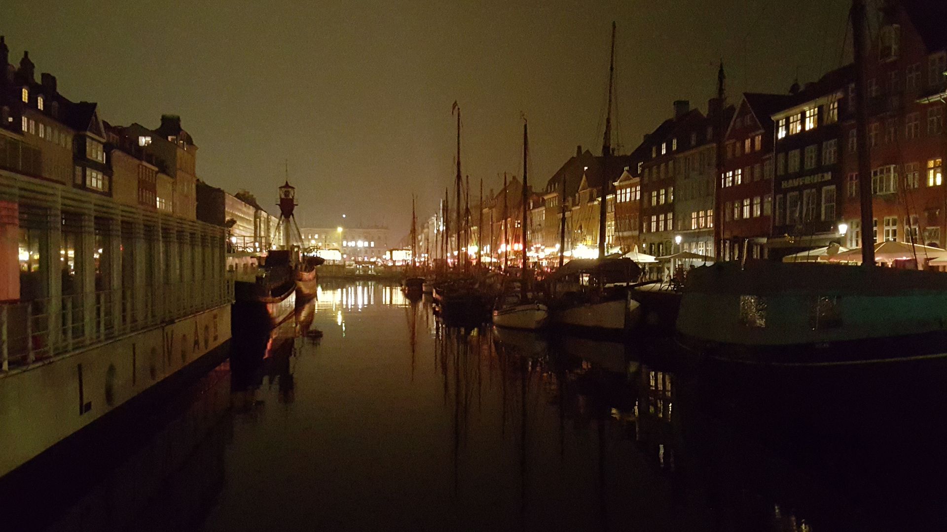 File:Copenhagen by night 20151104 IE 2.jpg