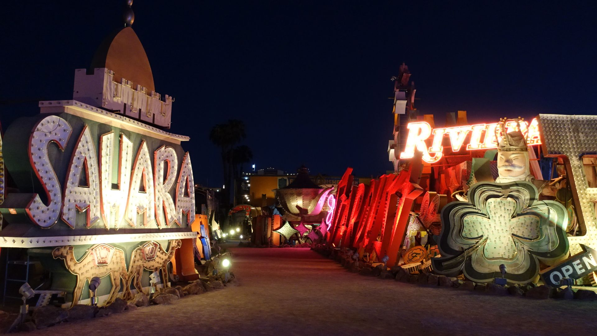File:The Neon Museum (35559941252).jpg