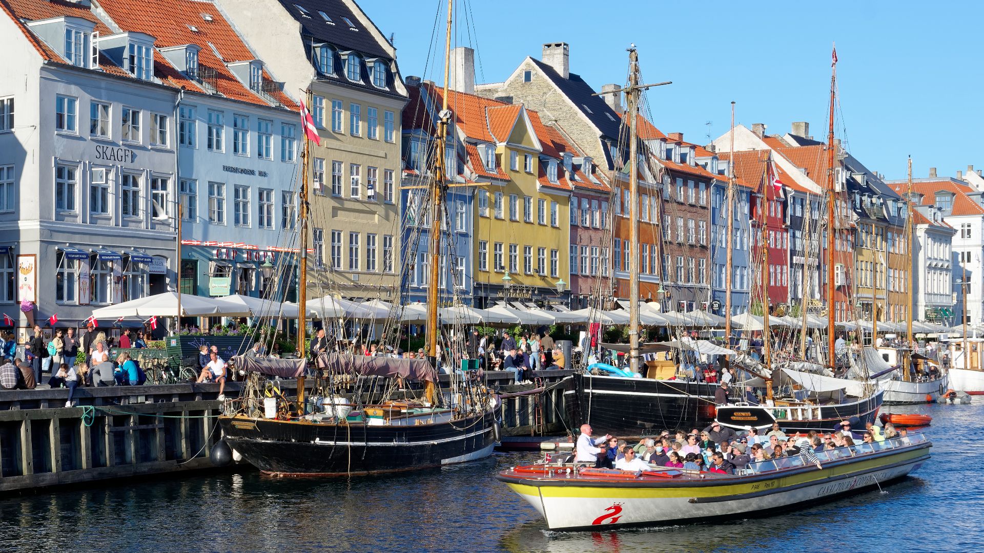 File:Boats at Nyhavn, Copenhagen, 20220616 1937 6628.jpg
