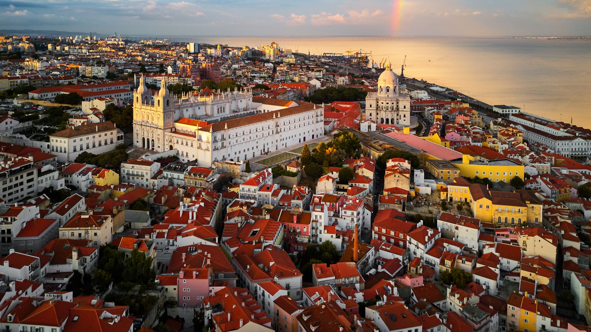 File:Lisbon (37019885565).jpg