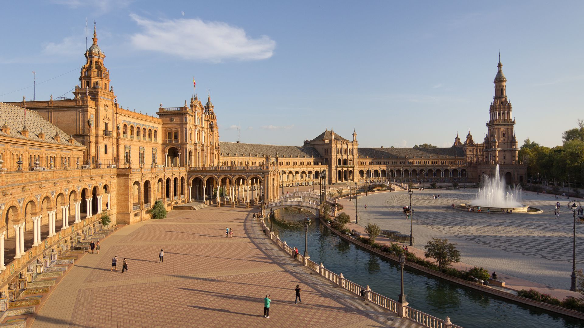 File:Plaza de España (Sevilla) - 01.jpg