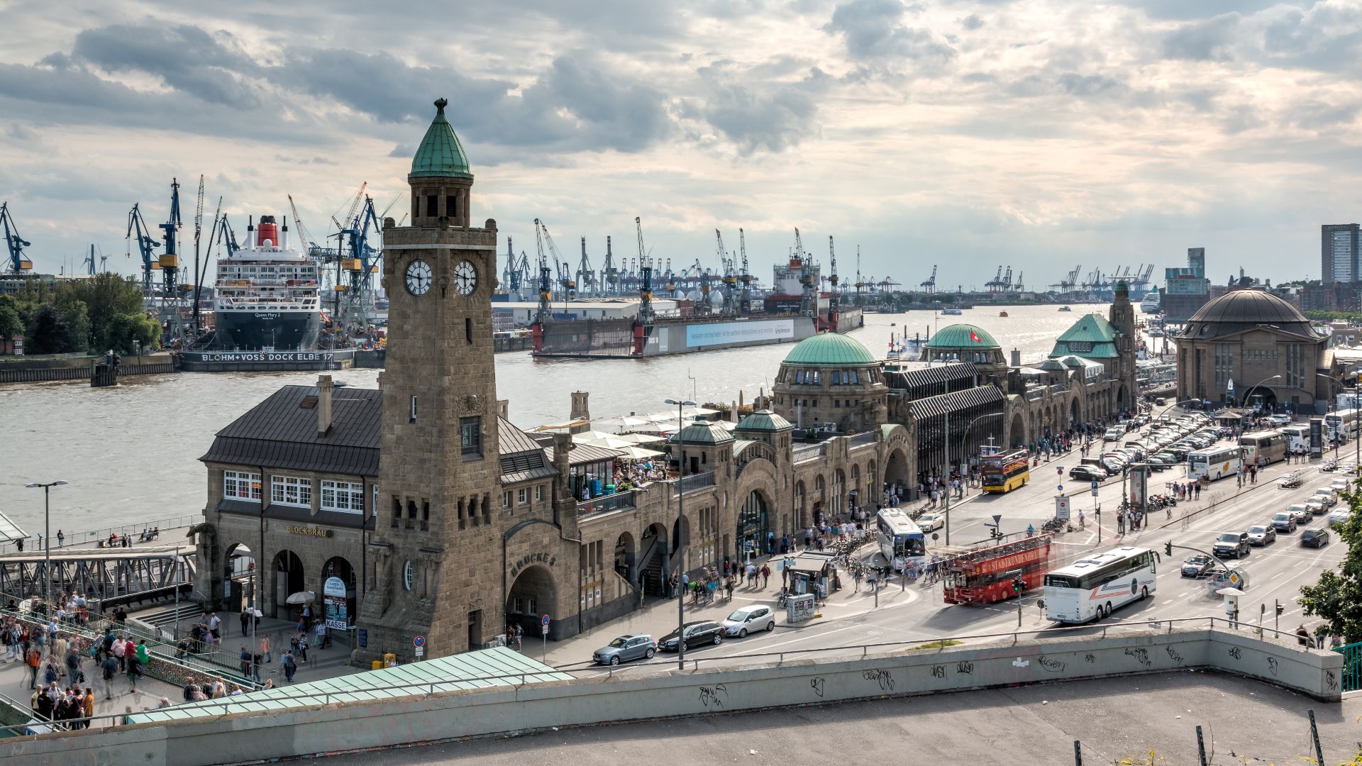 File:Hamburg, Landungsbrücken -- 2016 -- 3131-7.jpg