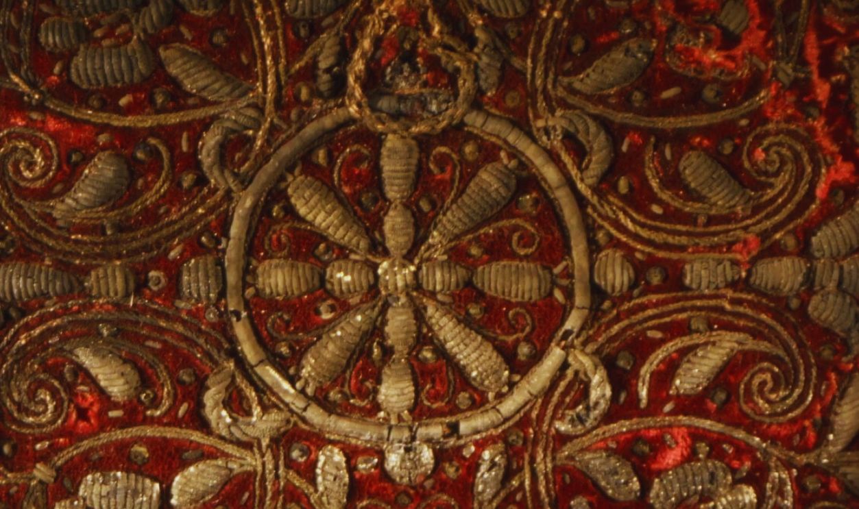 Treasure or curse? #1 | THE GOWN AND THE SHIPWRECK