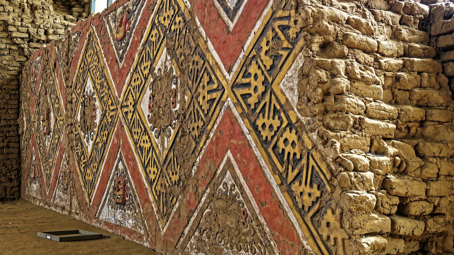 File:Ausgrabungsstätte Huaca de la Luna 86.jpg