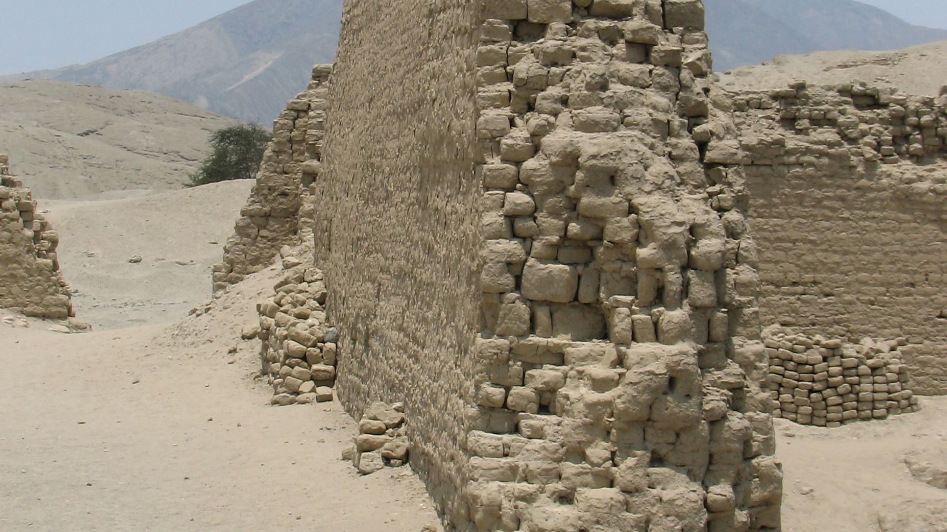 File:Pañamarca Archaeological site - wall.jpg