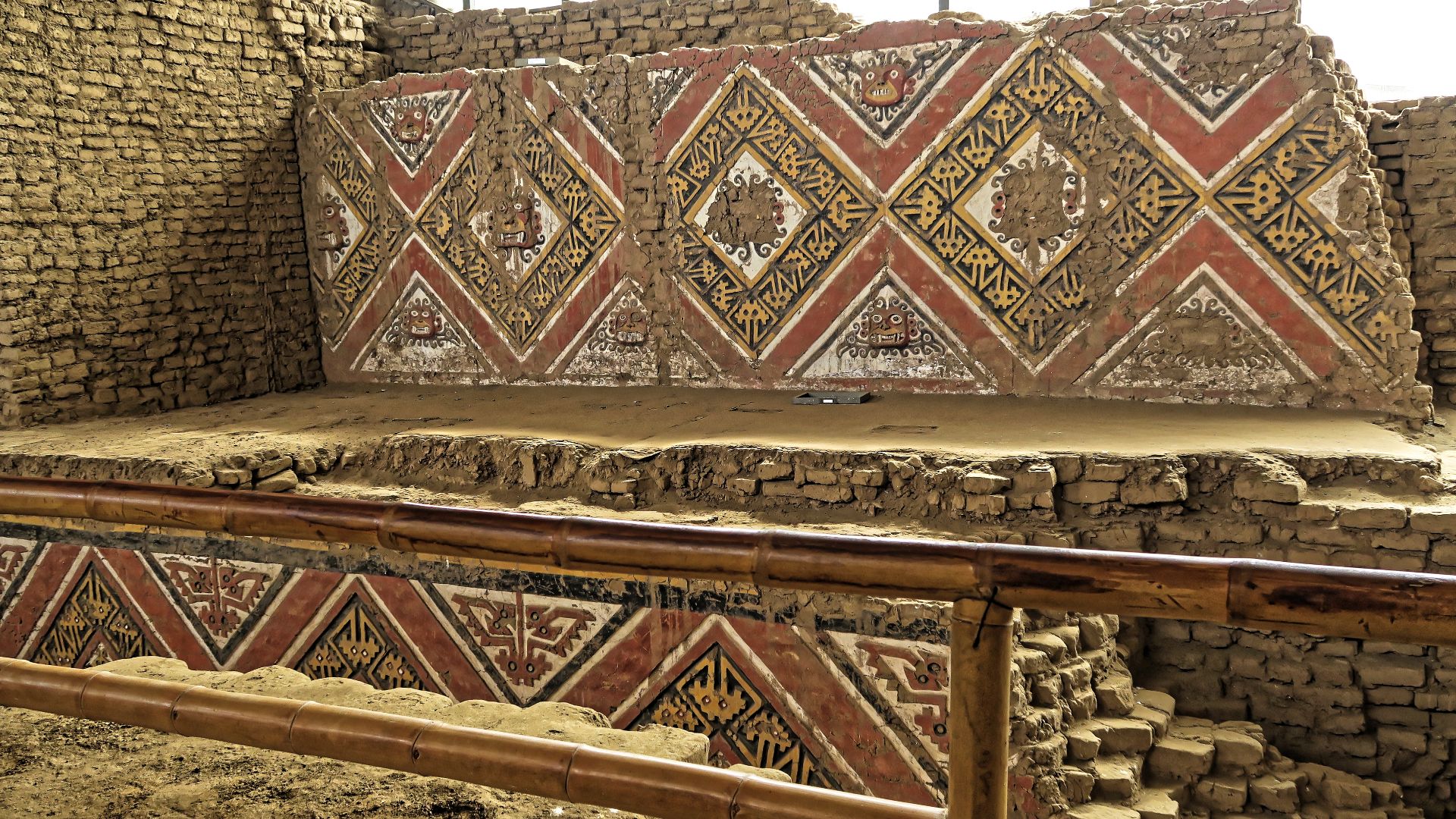 File:Ausgrabungsstätte Huaca de la Luna 27.jpg