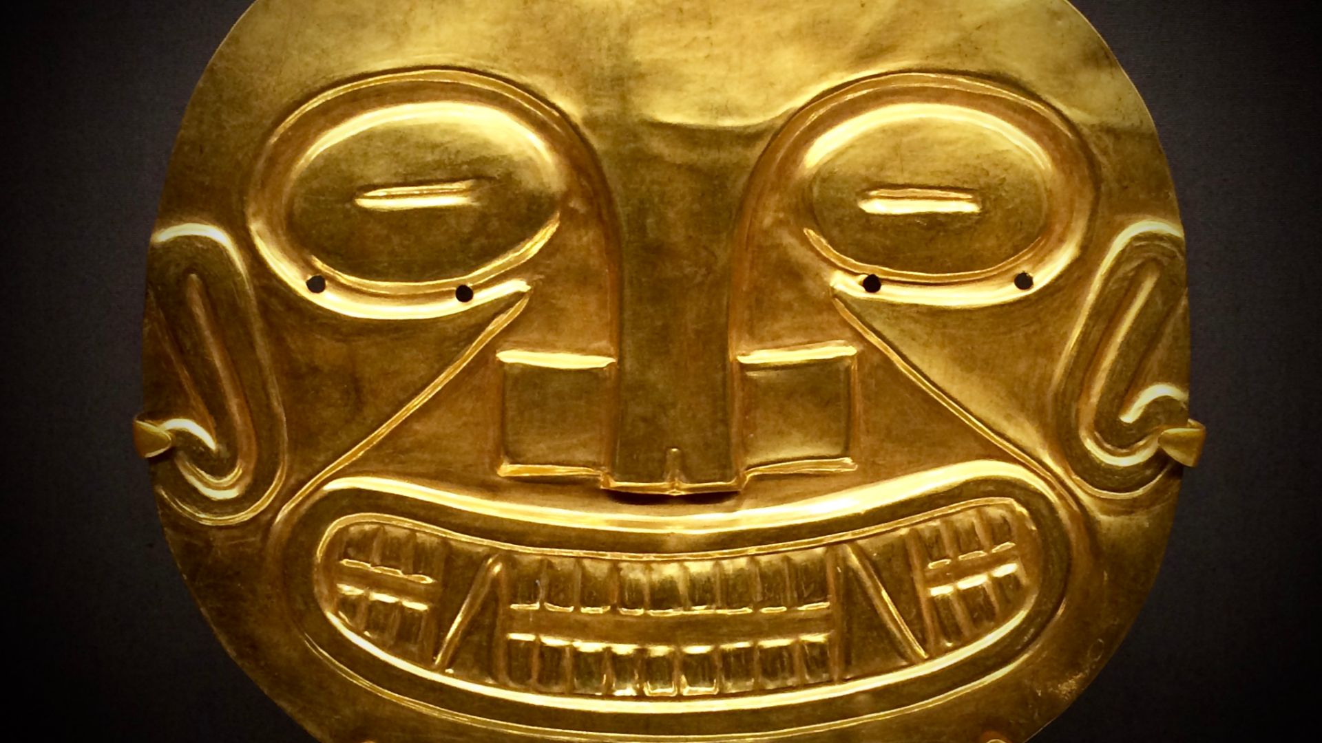 File:Cocle' gold plaque, Sitio Conte.jpg