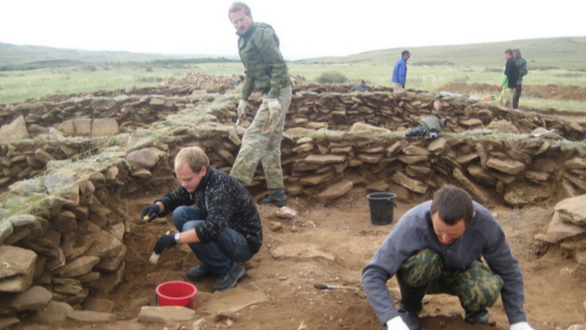 File:Scythian kurgan, Tuva.jpg