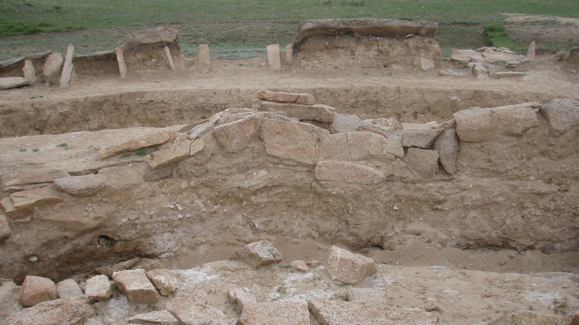 File:Scythian Burial Site Near Asku-Ayuly, Kazakhstan (7519814420).jpg