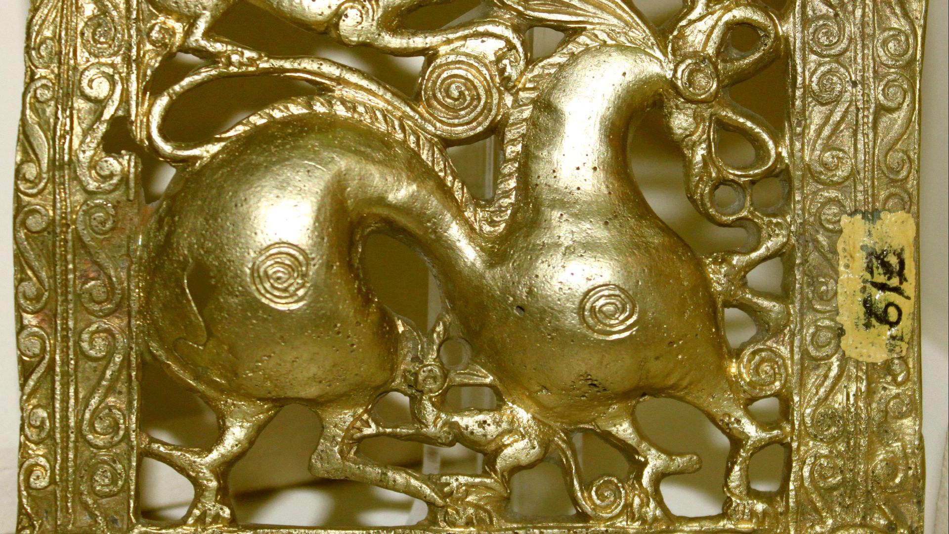 File:Gold scythian belt title from Mingachevir, Azerbaijan.JPG