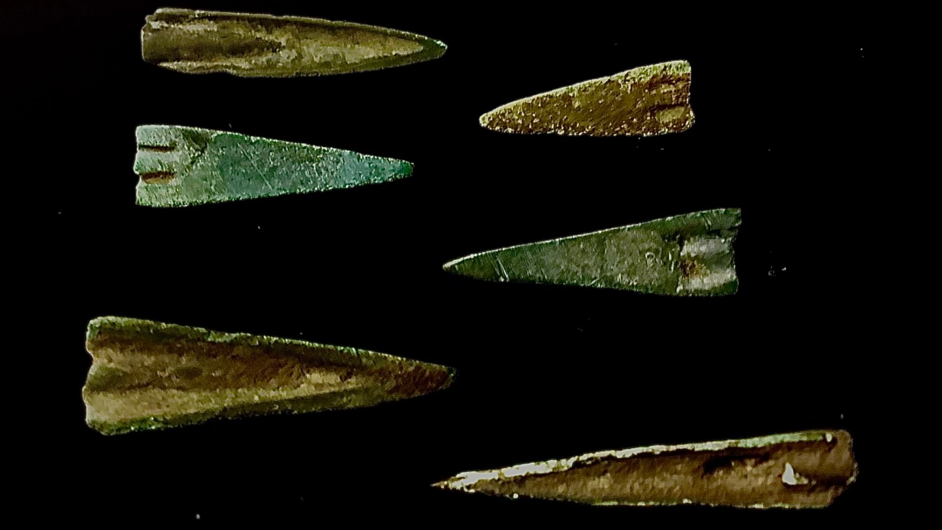 File:Scythian Bronze Arrowheads c700-300 BC.jpeg