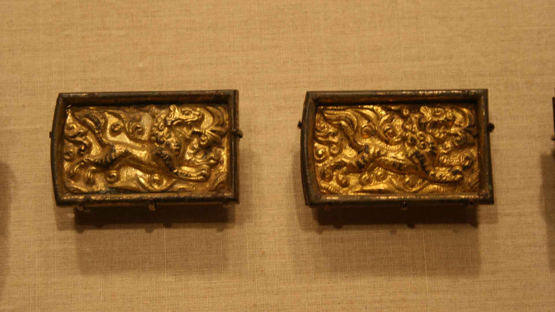 File:Sui Gilt Bronze Belt Plaques (10433833014).jpg