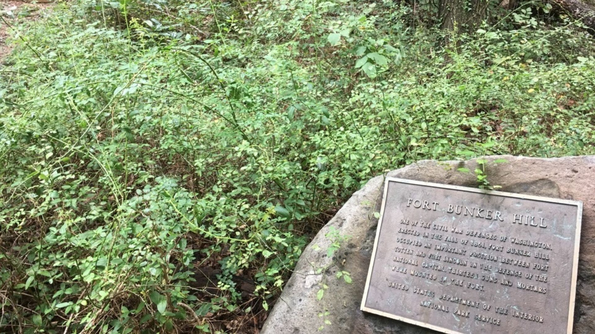 File:Fort Bunker Hill- Plaque (3dd9f5f1-f1f7-41b0-aaa4-a20e90c38466).jpg